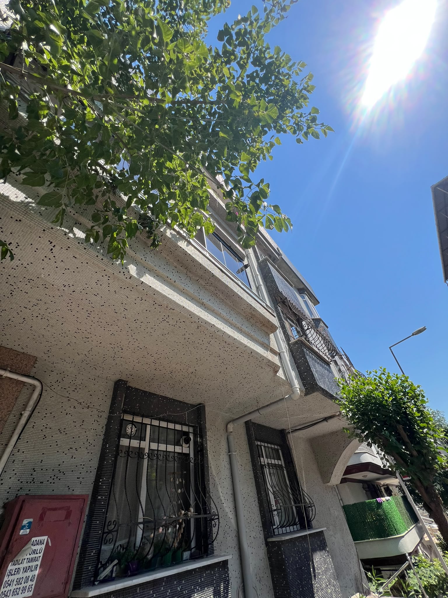 AVCILAR MERKEZ'DE SATILIK GENİŞ VE FERAH 3+1 DAİRE