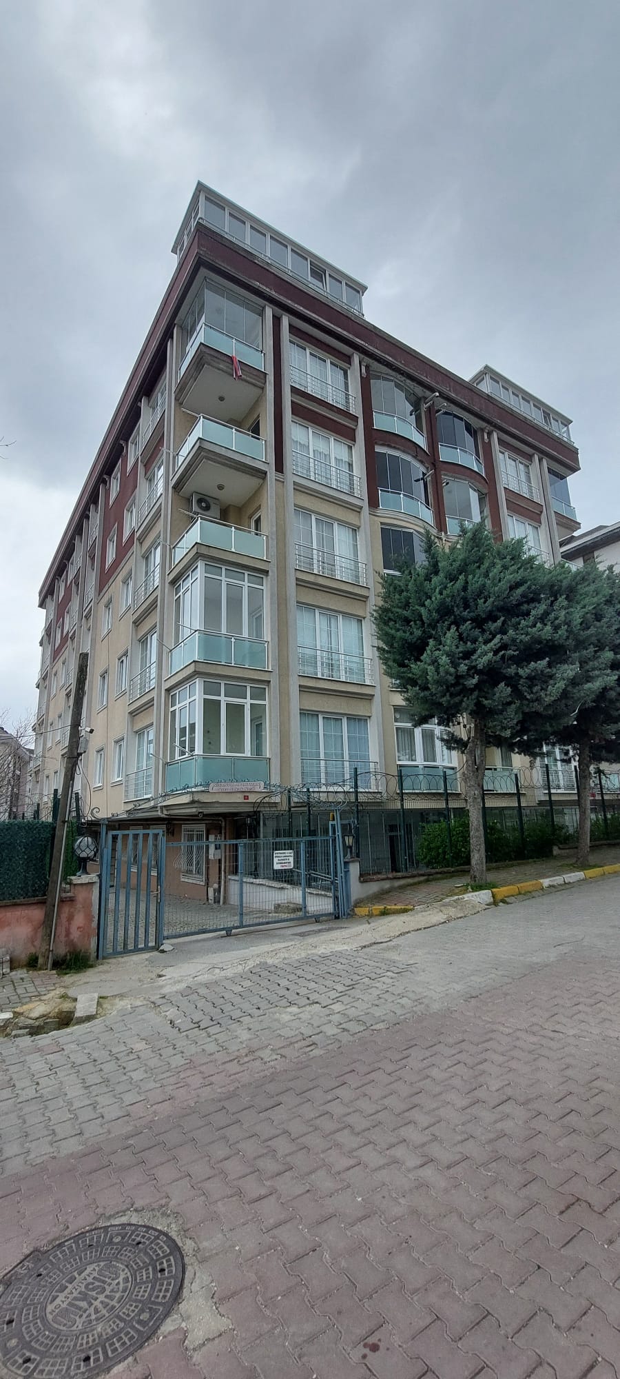 BEYLIKDUZU GURPINARDA DENIZIN DIBINDE SATILIK 3+1 DAIRE